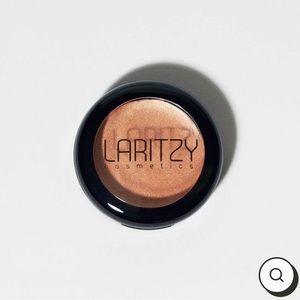 Laritzy cream highlighter